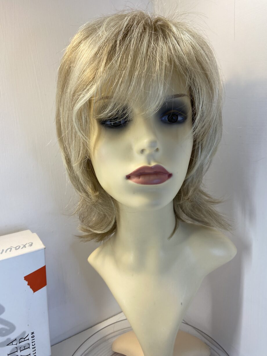 Blonde Gisela Mayer wig. Bbllw493