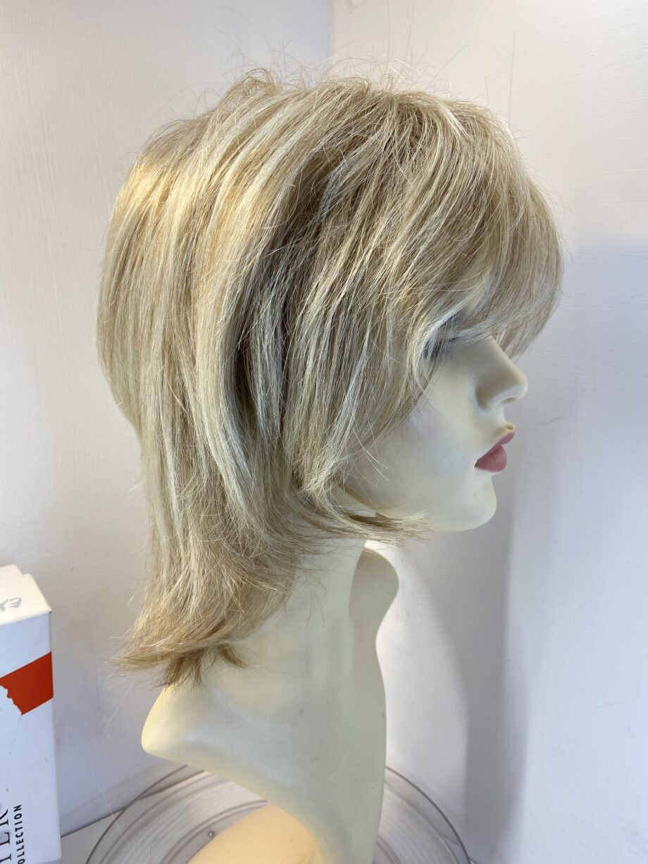 Blonde Gisela Mayer wig. Bbllw493