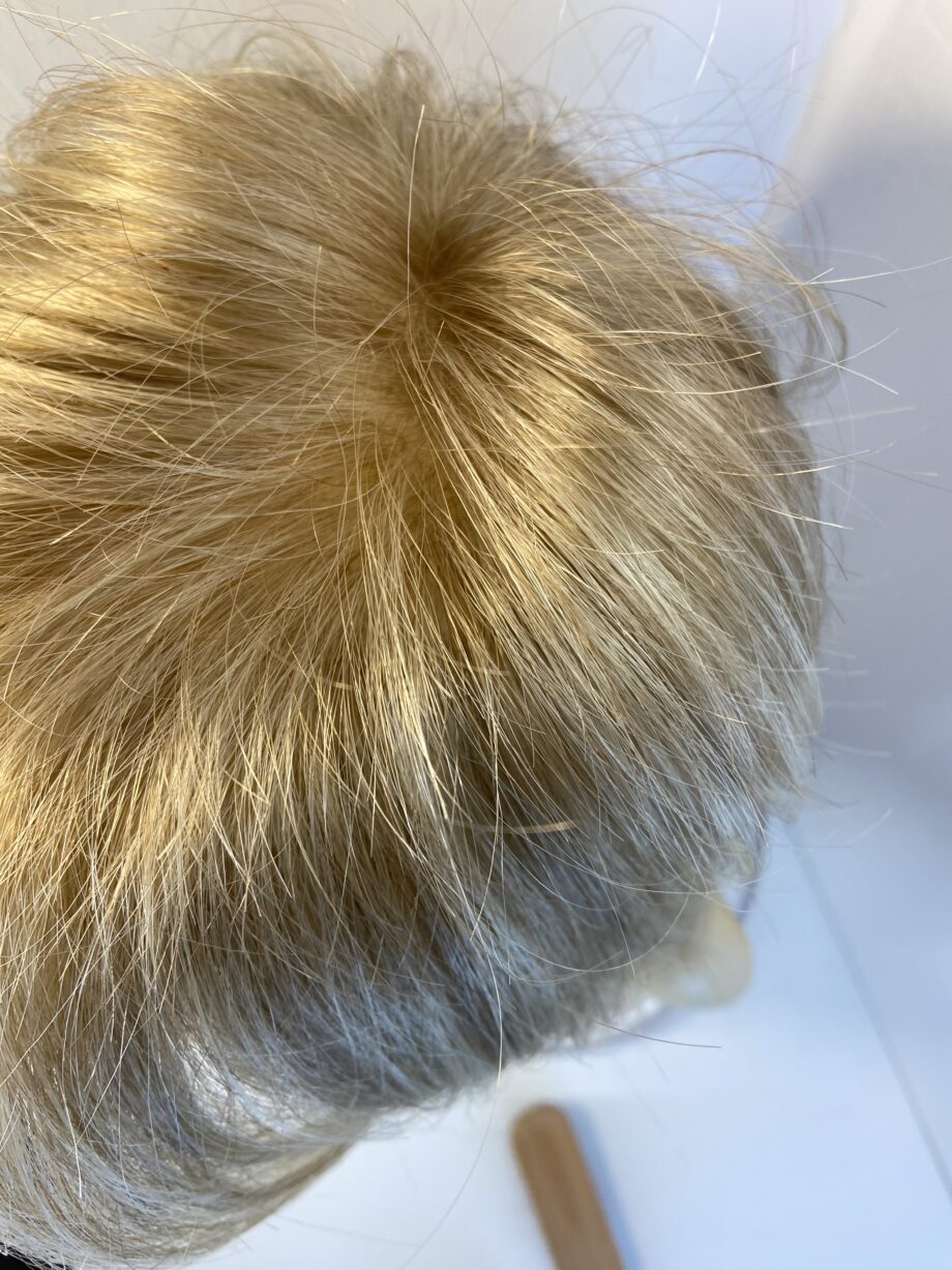 Blonde Gisela Mayer wig. Bbllw493