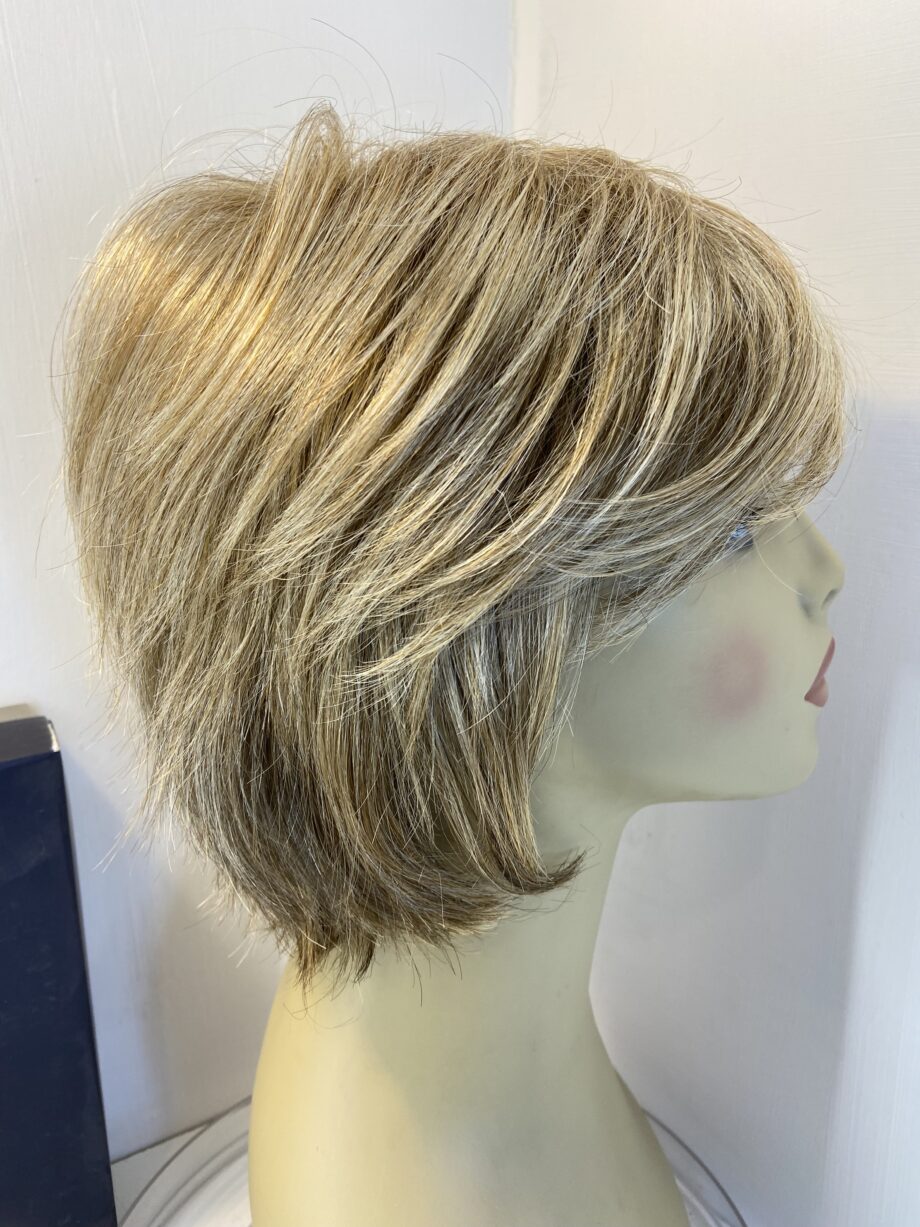 Beautiful blonde natural image wig. Bblss494