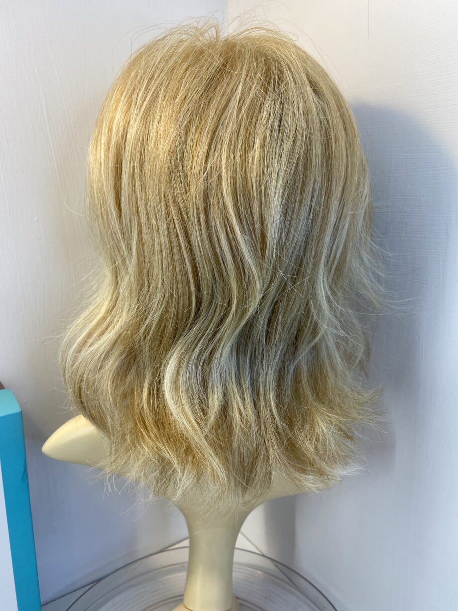 Super soft Gabor blonde wig. Bbllw497