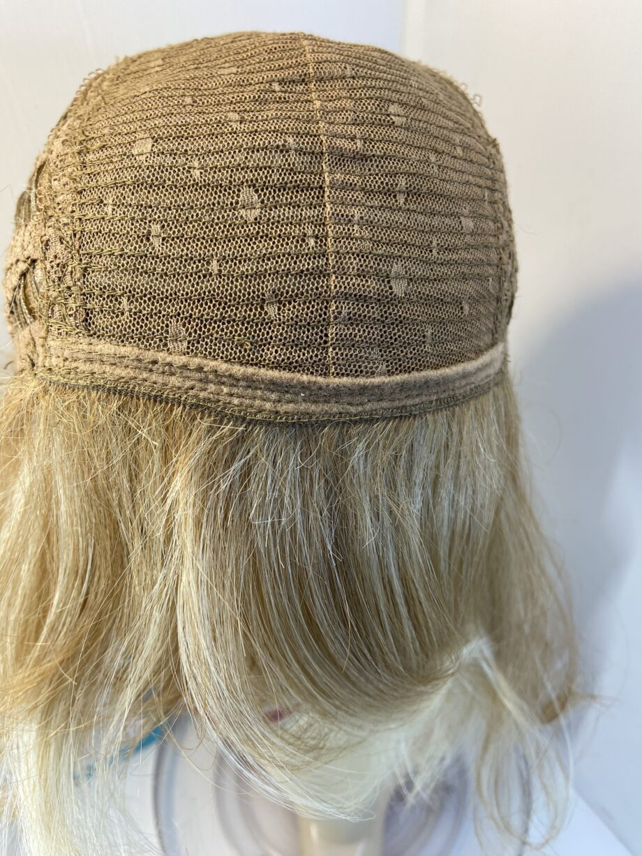 Super soft Gabor blonde wig. Bbllw497