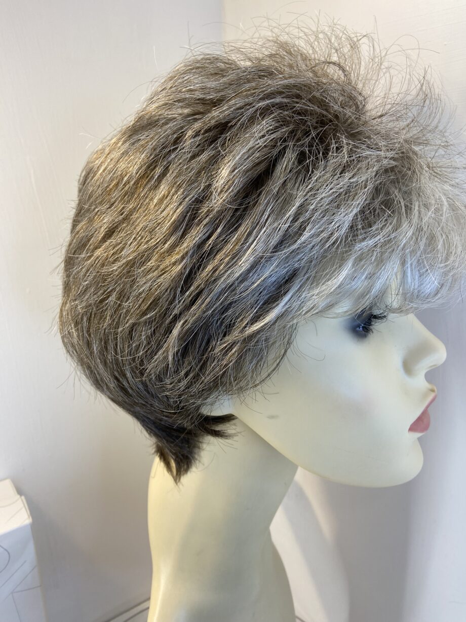 Noriko grey with white flash wig. Bssw496