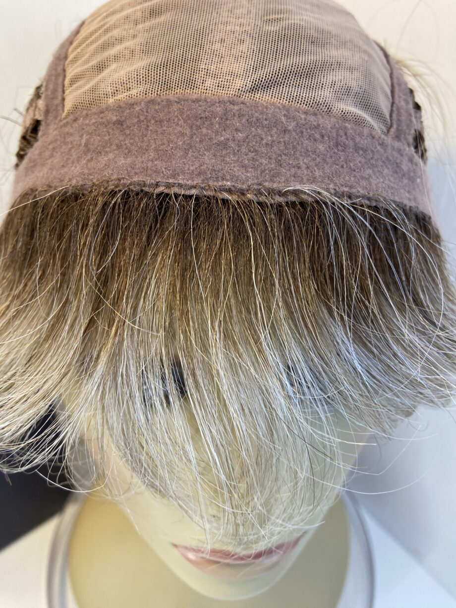 Natural image blonde rooted wig. Bblss500
