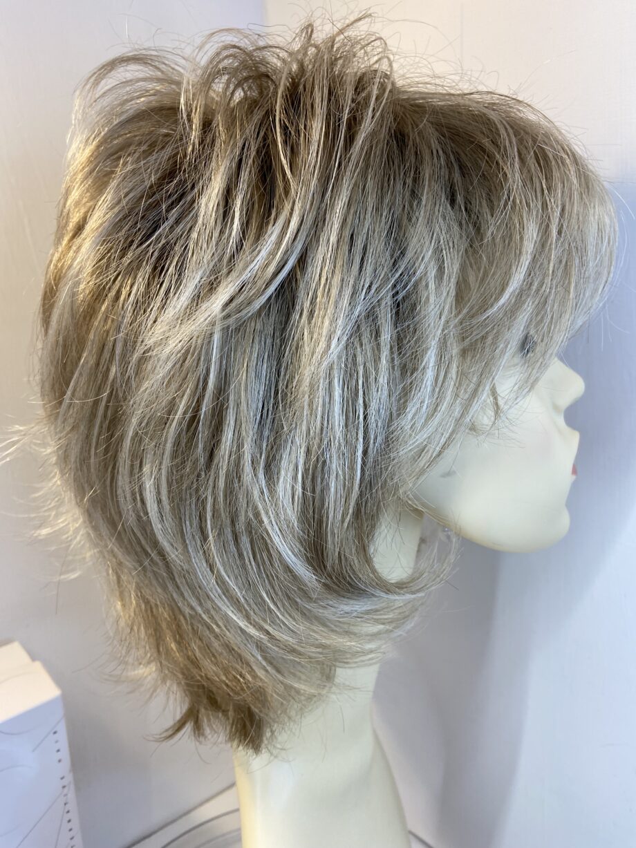 Rooted blonde Noriko wig. Bblmw503