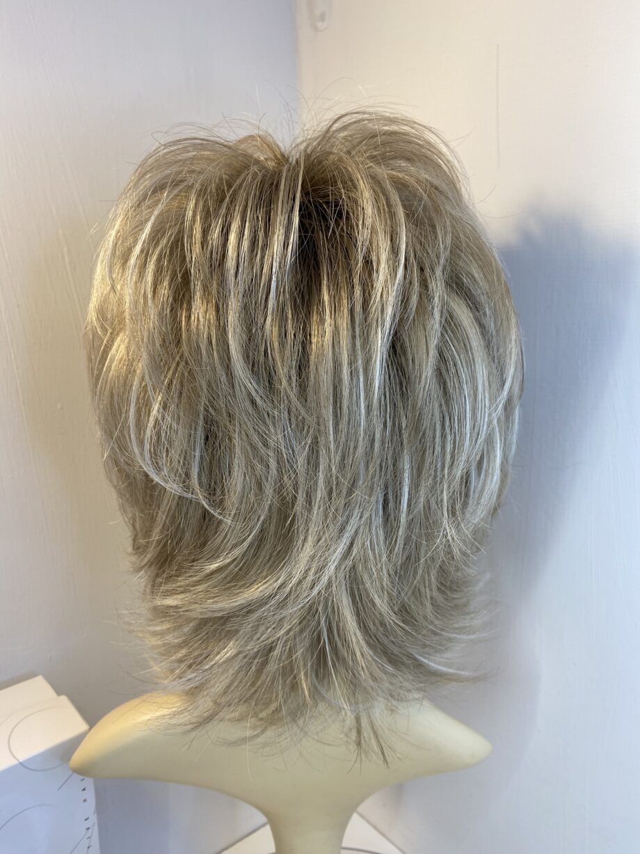 Rooted blonde Noriko wig. Bblmw503