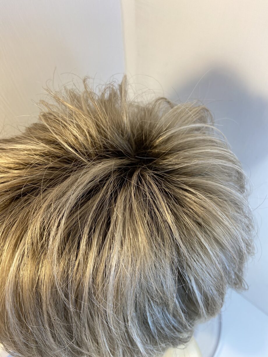 Rooted blonde Noriko wig. Bblmw503
