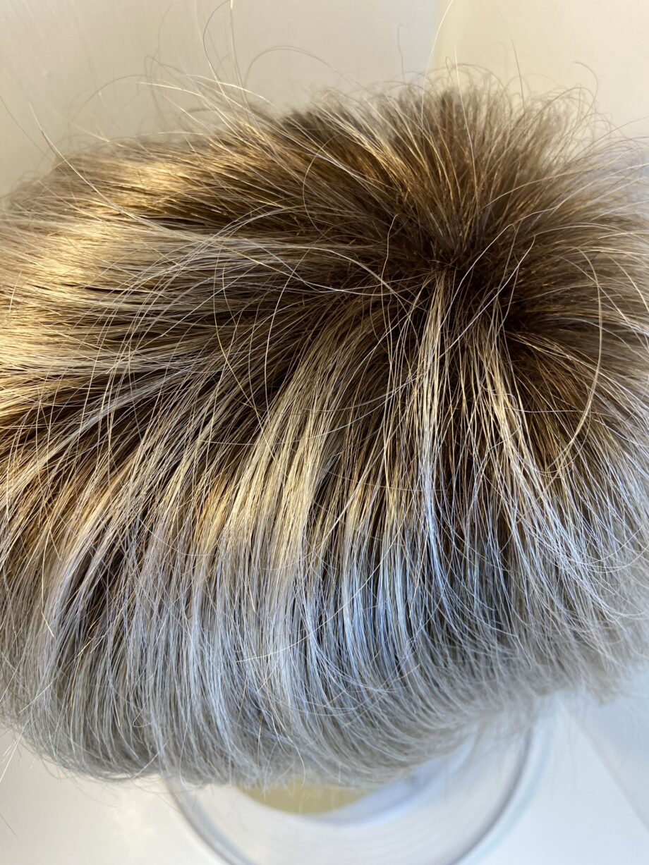 Rooted blonde natural image wig. Bblss506