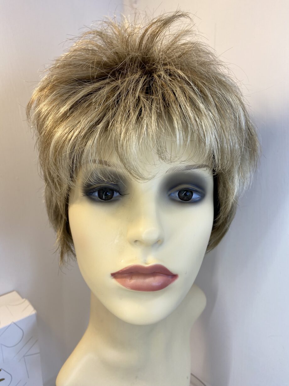 Blonde rooted Noriko wig. Bblss507