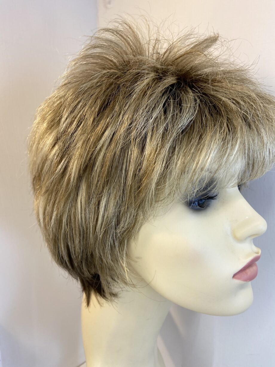 Blonde rooted Noriko wig. Bblss507