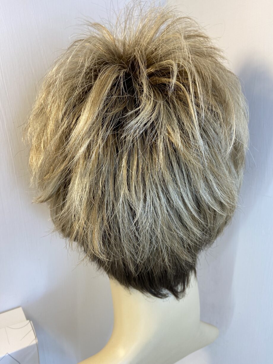 Blonde rooted Noriko wig. Bblss507