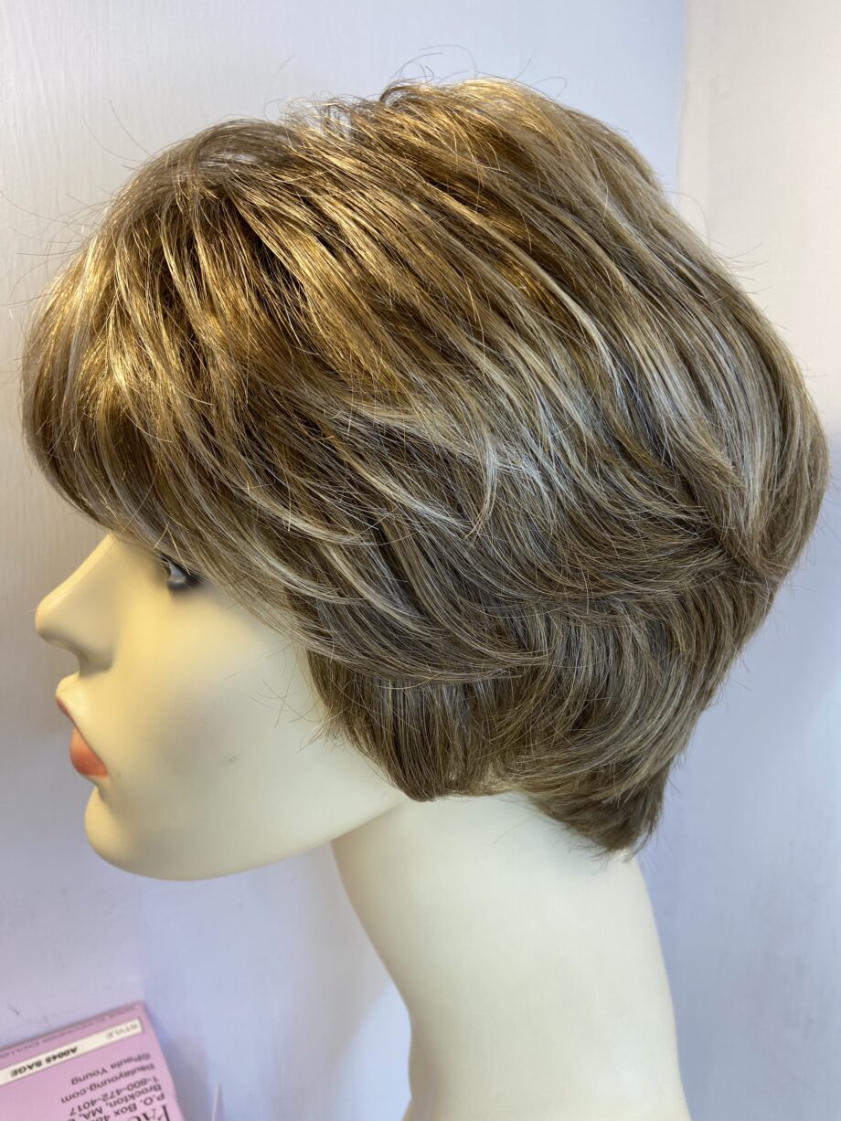 Fabulous stunning brown Paula young wig. Bbrss509