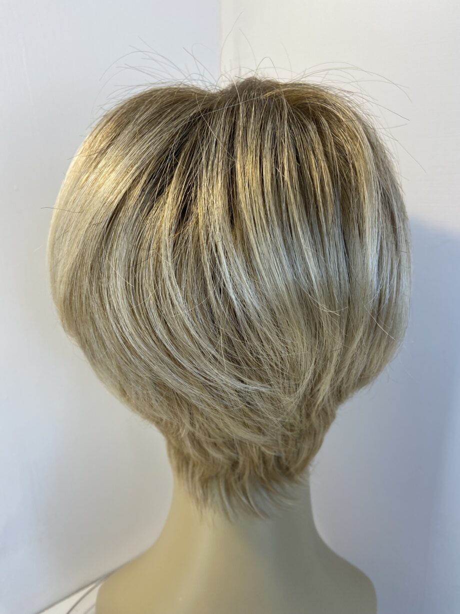 Beautiful blonde designer wig. Blss749