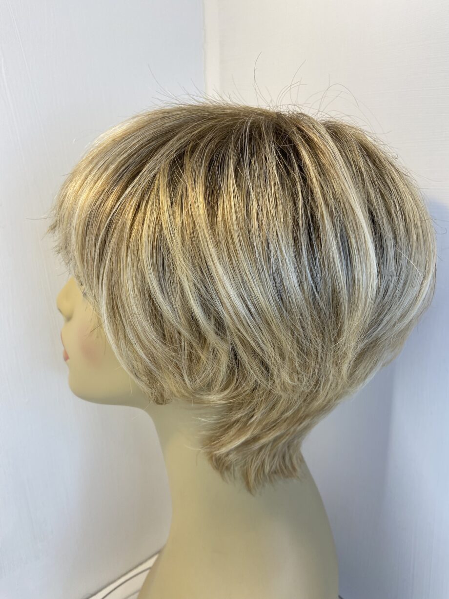 Beautiful blonde designer wig. Blss749