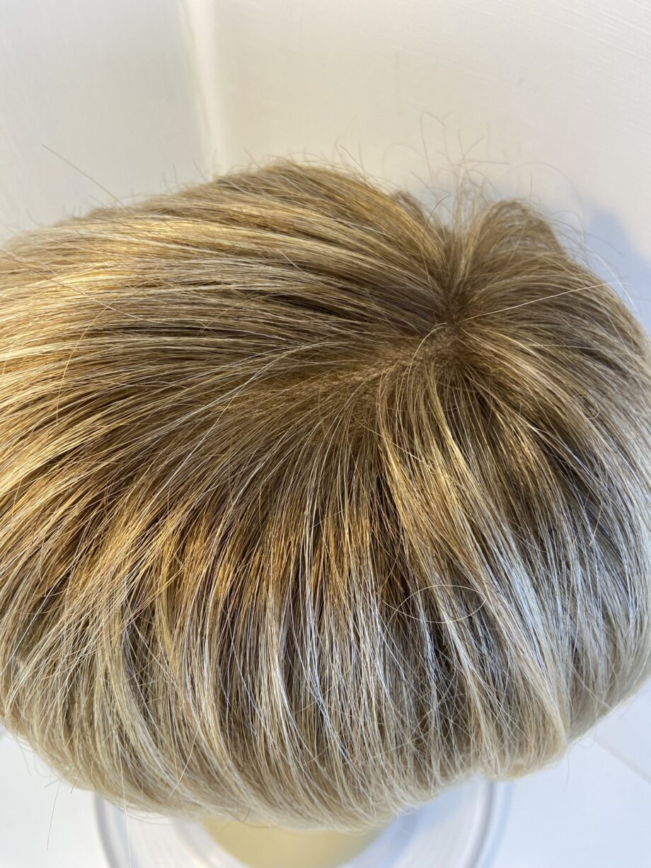 Beautiful blonde designer wig. Blss749