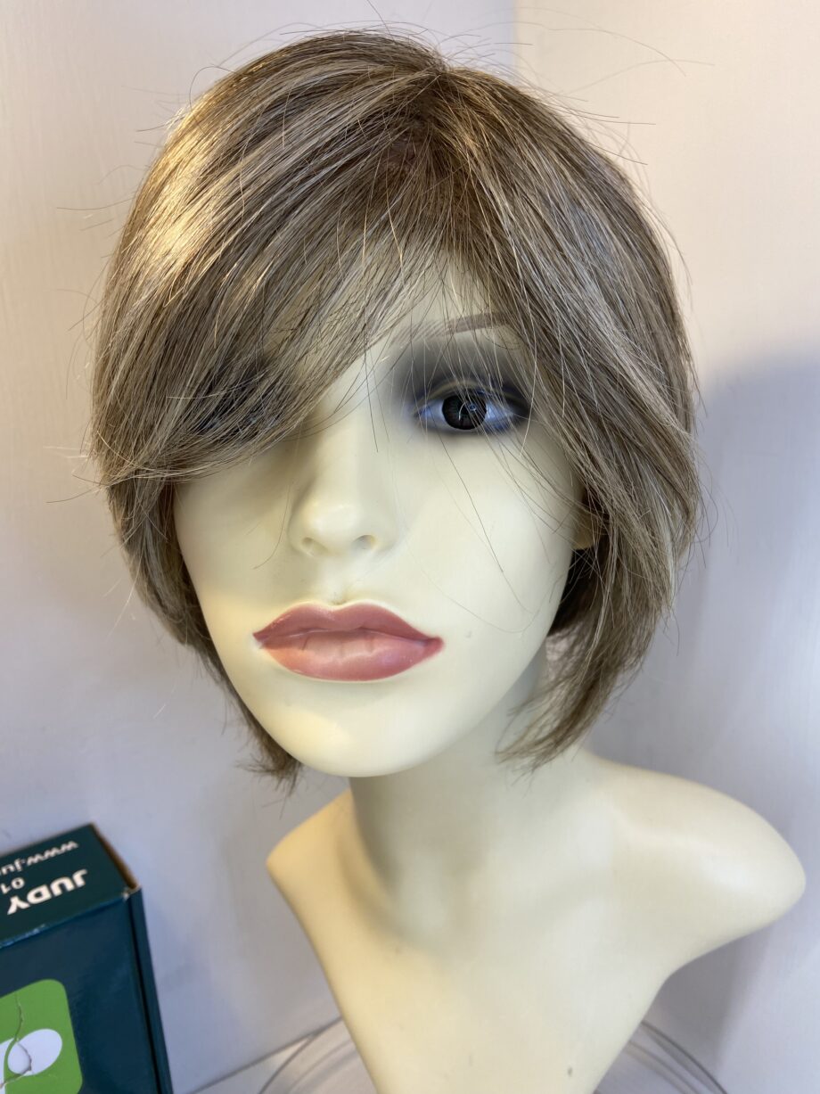 Shiny soft cap blonde wig. Blms513