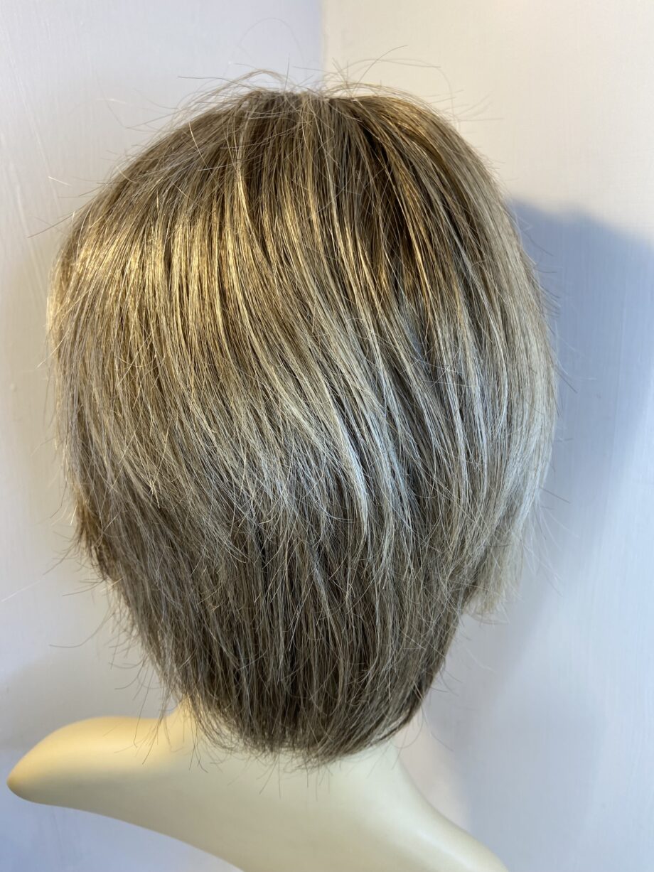 Shiny soft cap blonde wig. Blms513