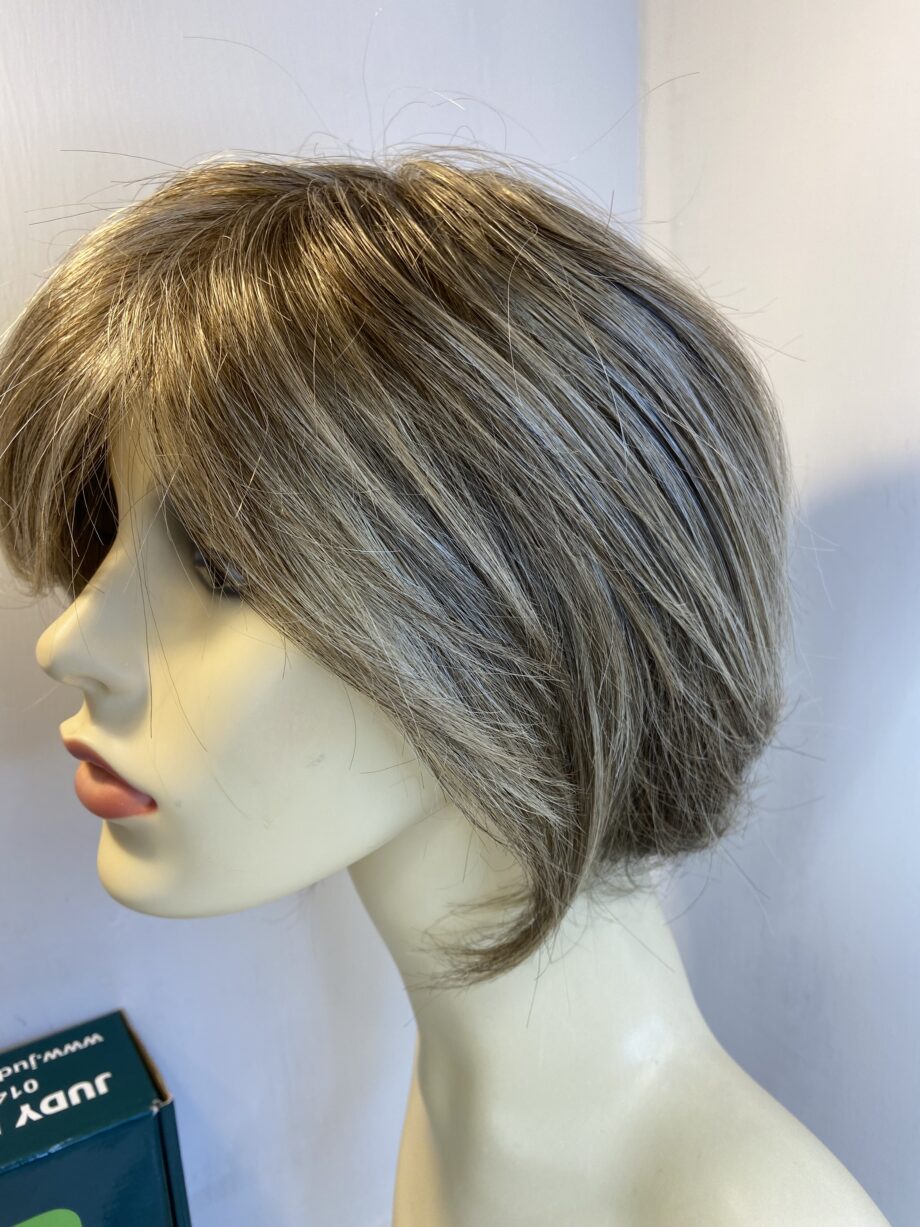 Shiny soft cap blonde wig. Blms513