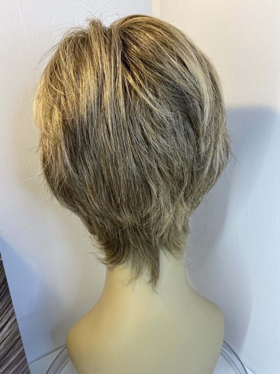 Hair society soft cap blonde wig. Bblms516