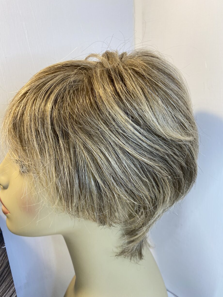 Hair society soft cap blonde wig. Bblms516