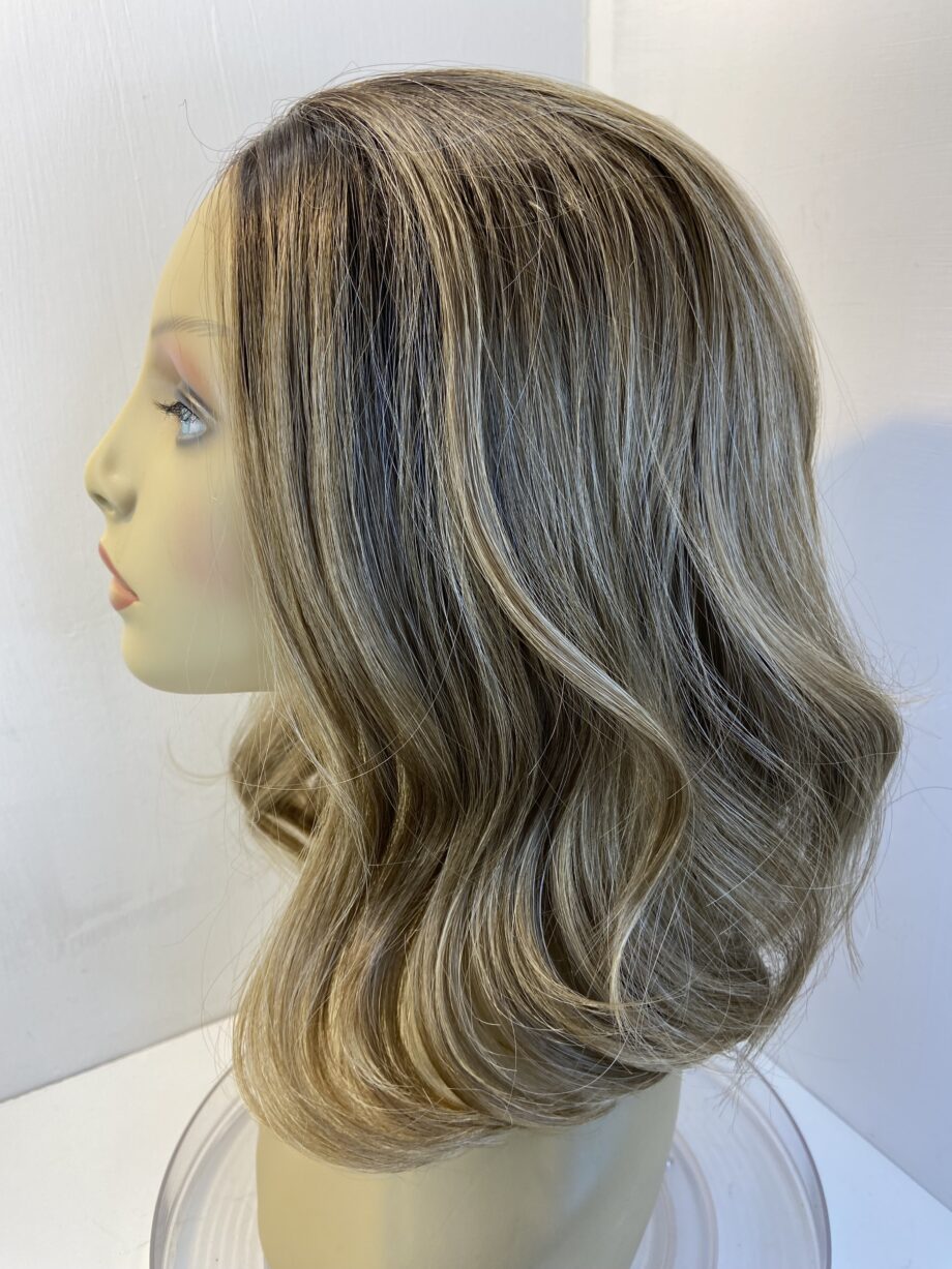 Blonde long rooted wig. Bllw604