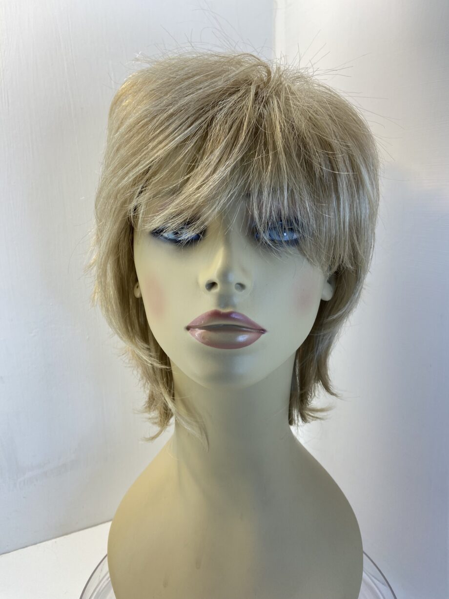 Noriko blonde wig. Blms618