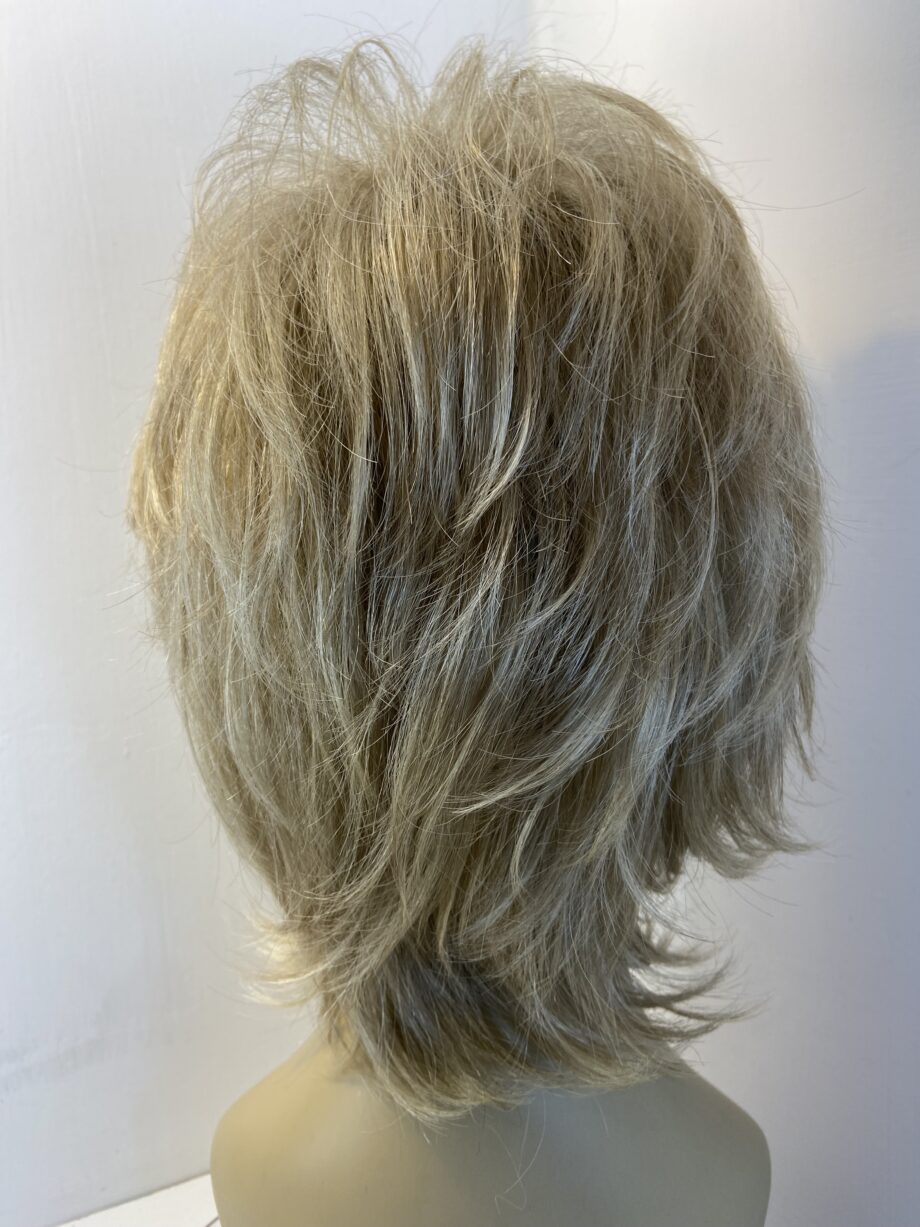 Noriko blonde wig. Blms618