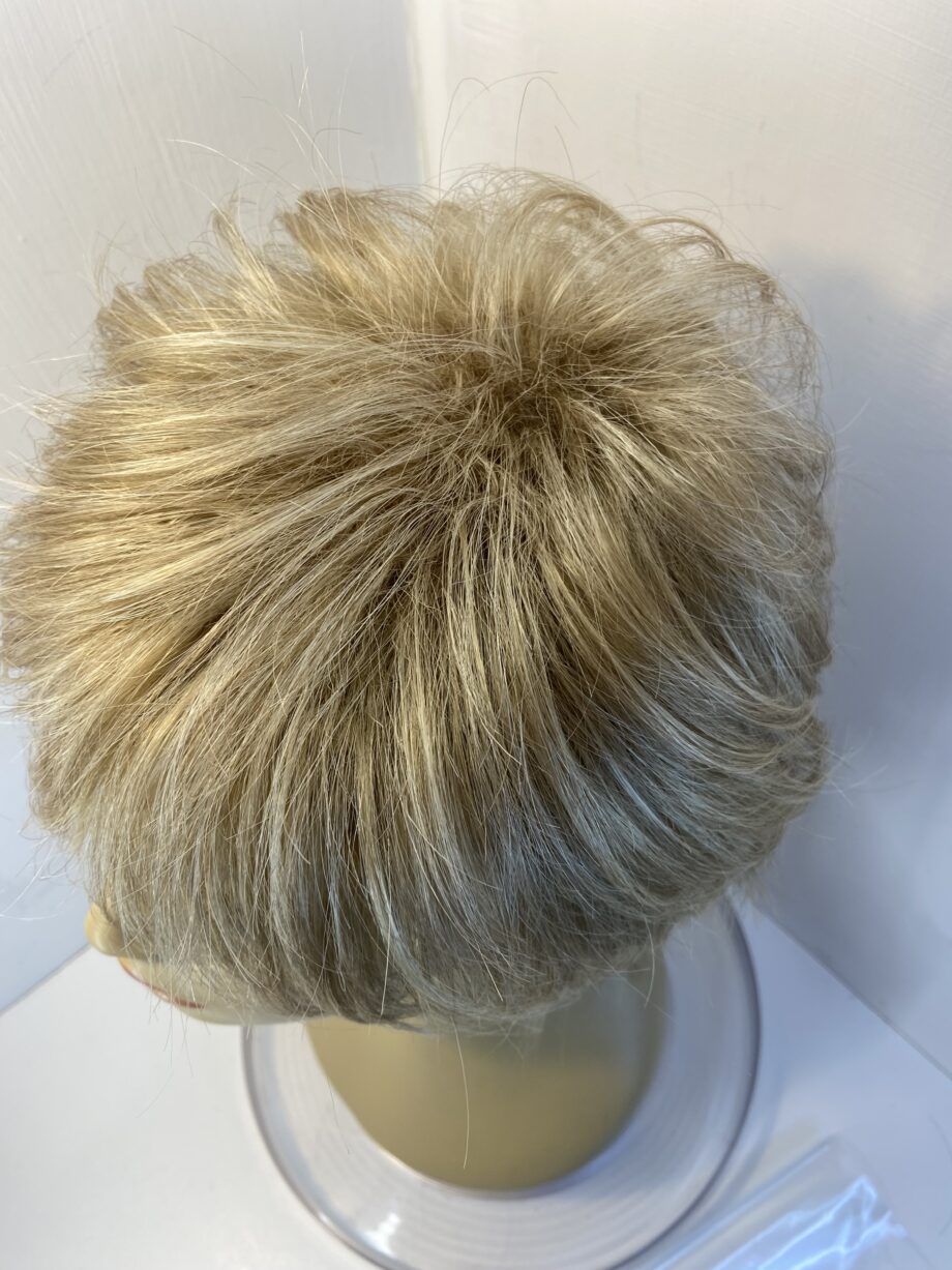 Noriko blonde wig. Blms618