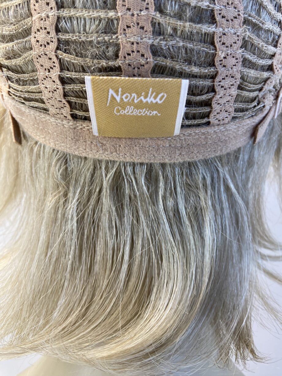 Noriko blonde wig. Blms618