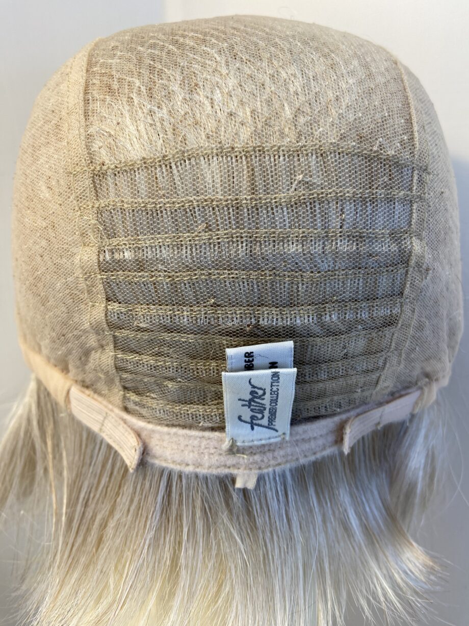 New feather champagne wig. Bblss512