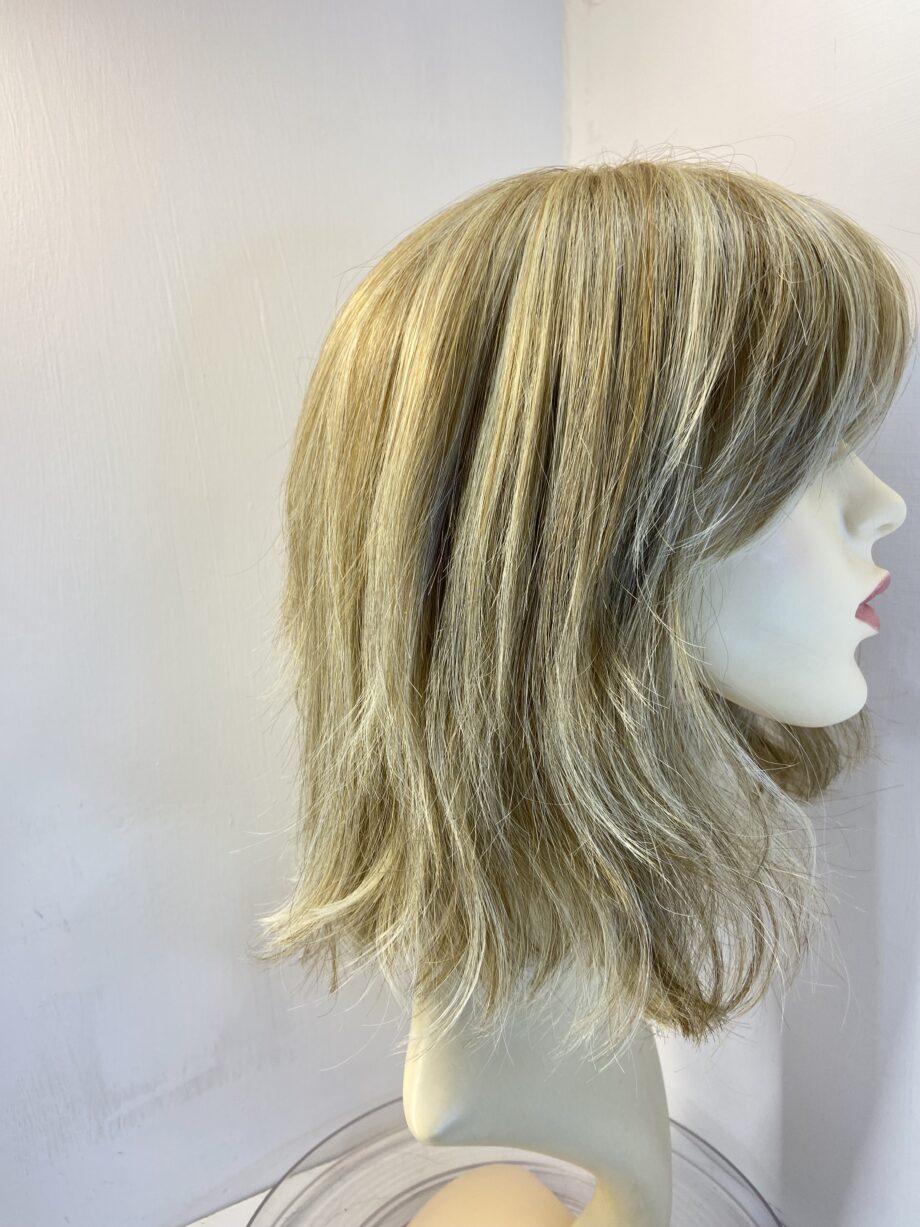 Blonde Rene of Paris wig. Blms620
