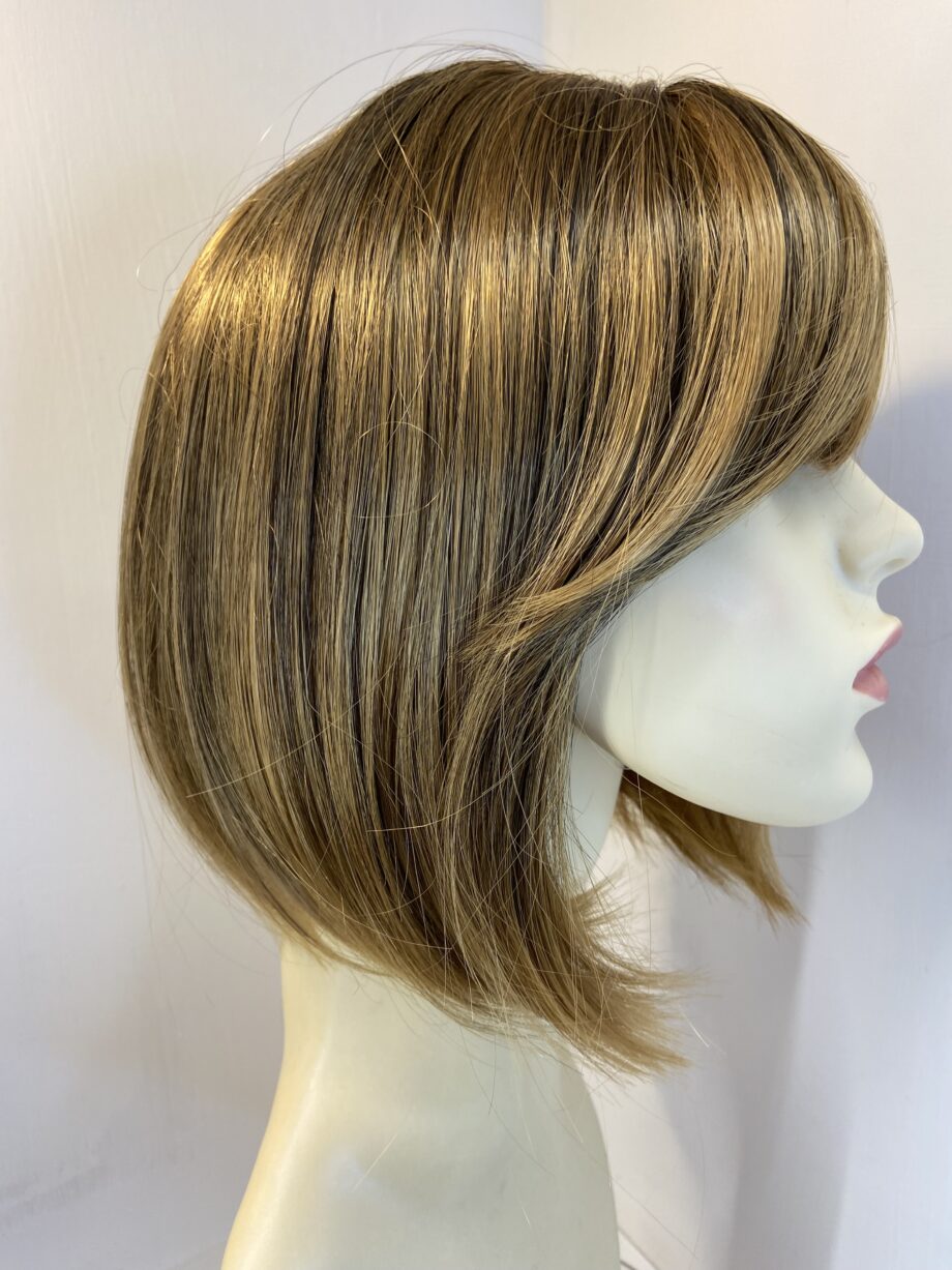 New shiny brown wig. Brms609