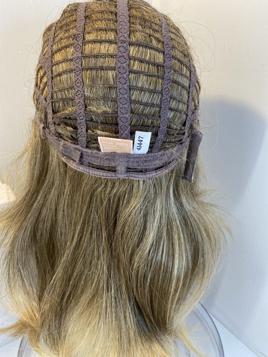 Shiny blonde long wig. Bllw513