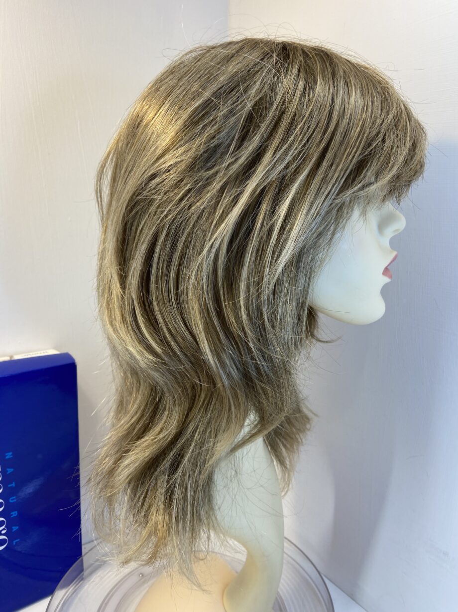 Long blonde wavy wig. Bblw514