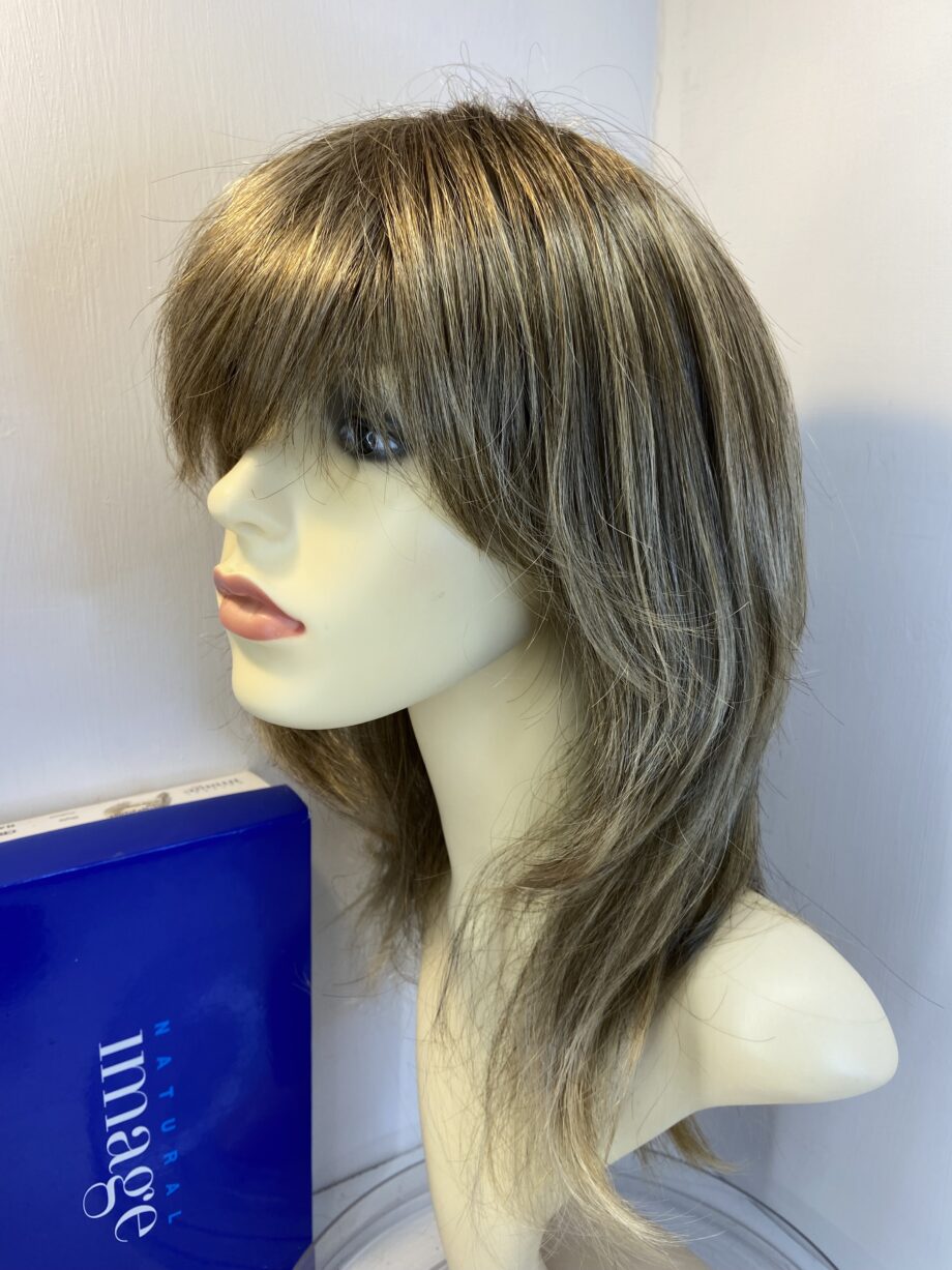 Long blonde wavy wig. Bblw514