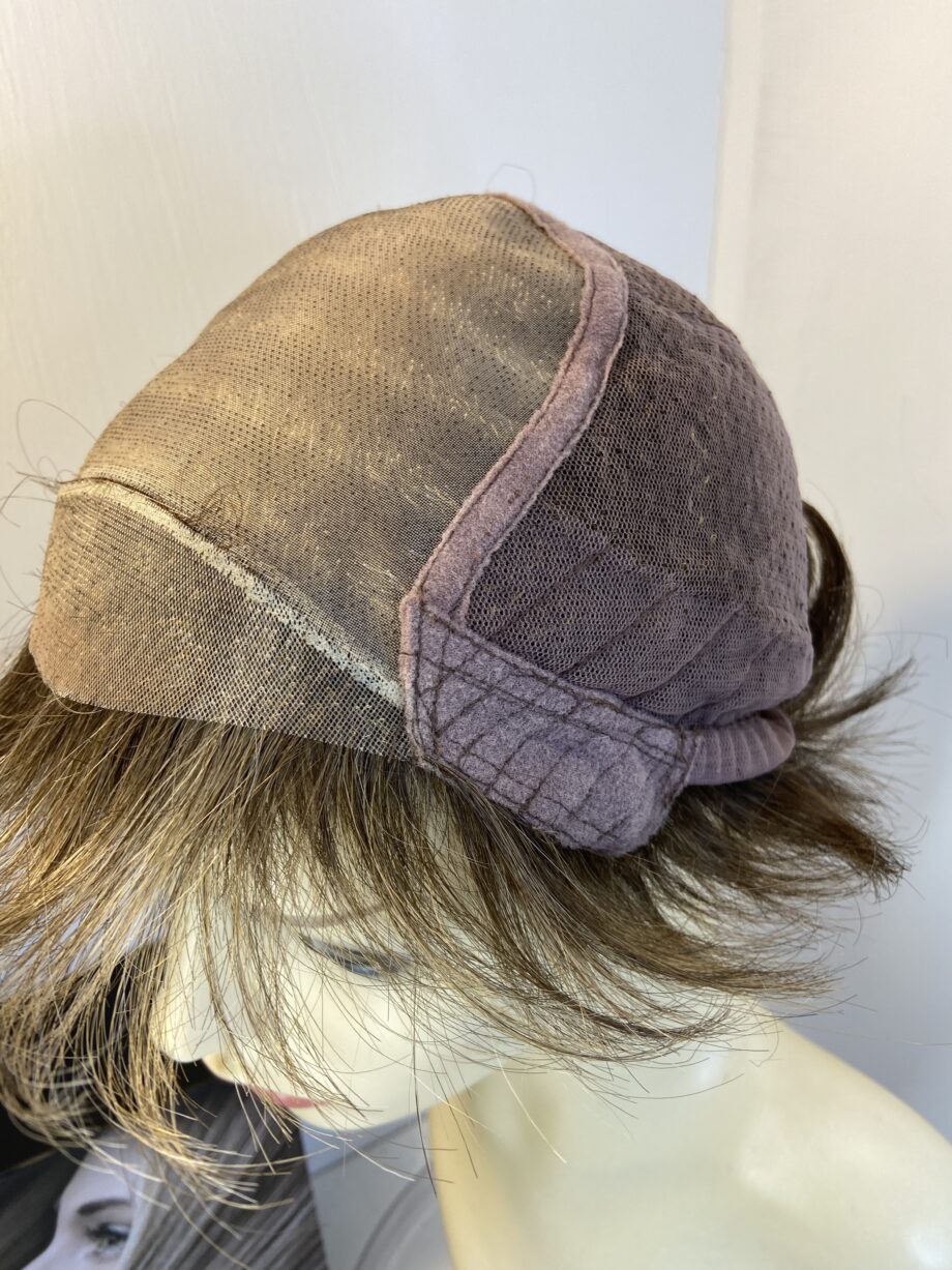 Short brown wig. Bbrss516