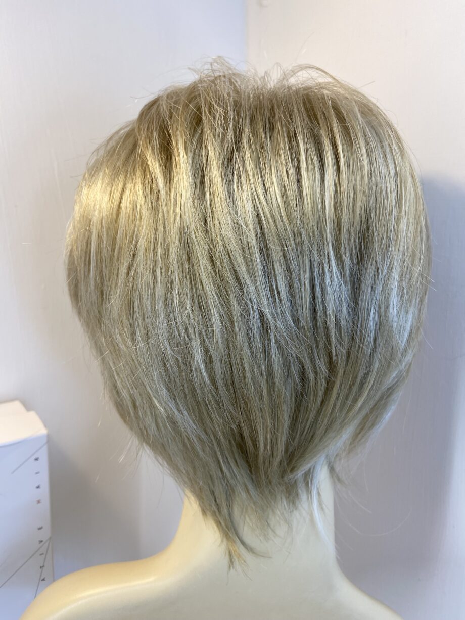 Creamy blonde Noriko wig.  Bblss518
