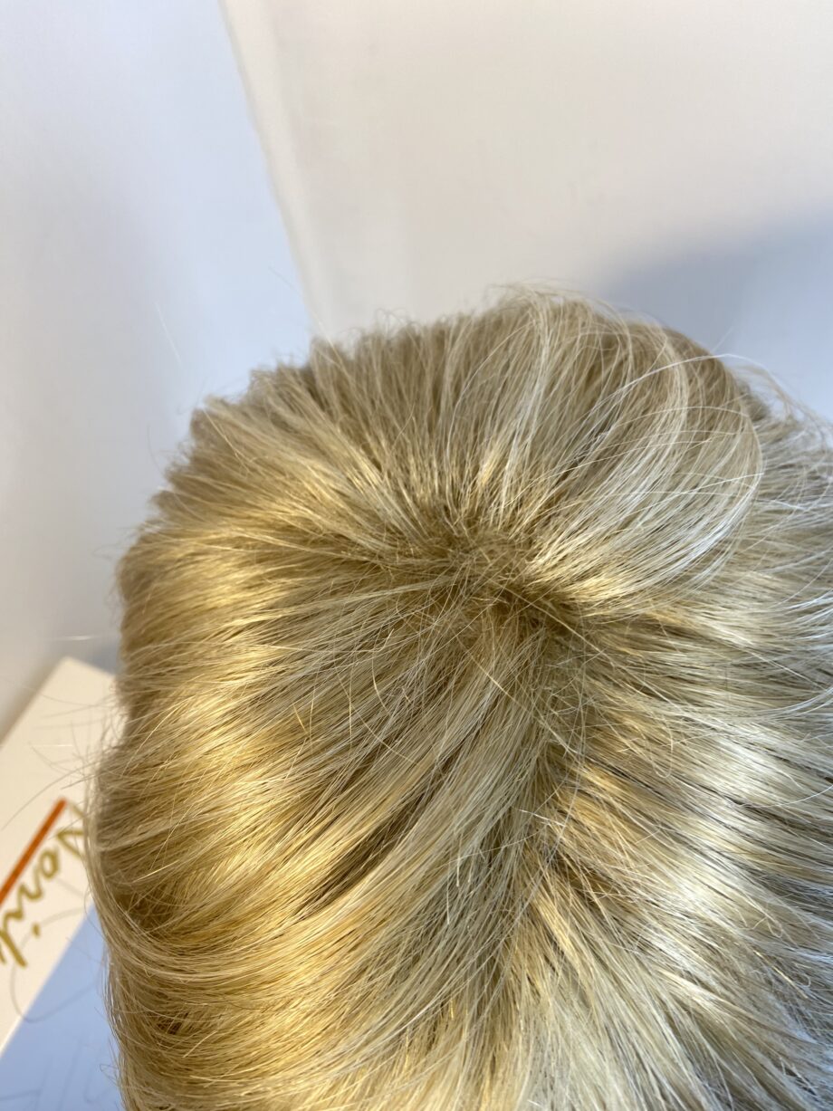 Creamy blonde Noriko wig.  Bblss518