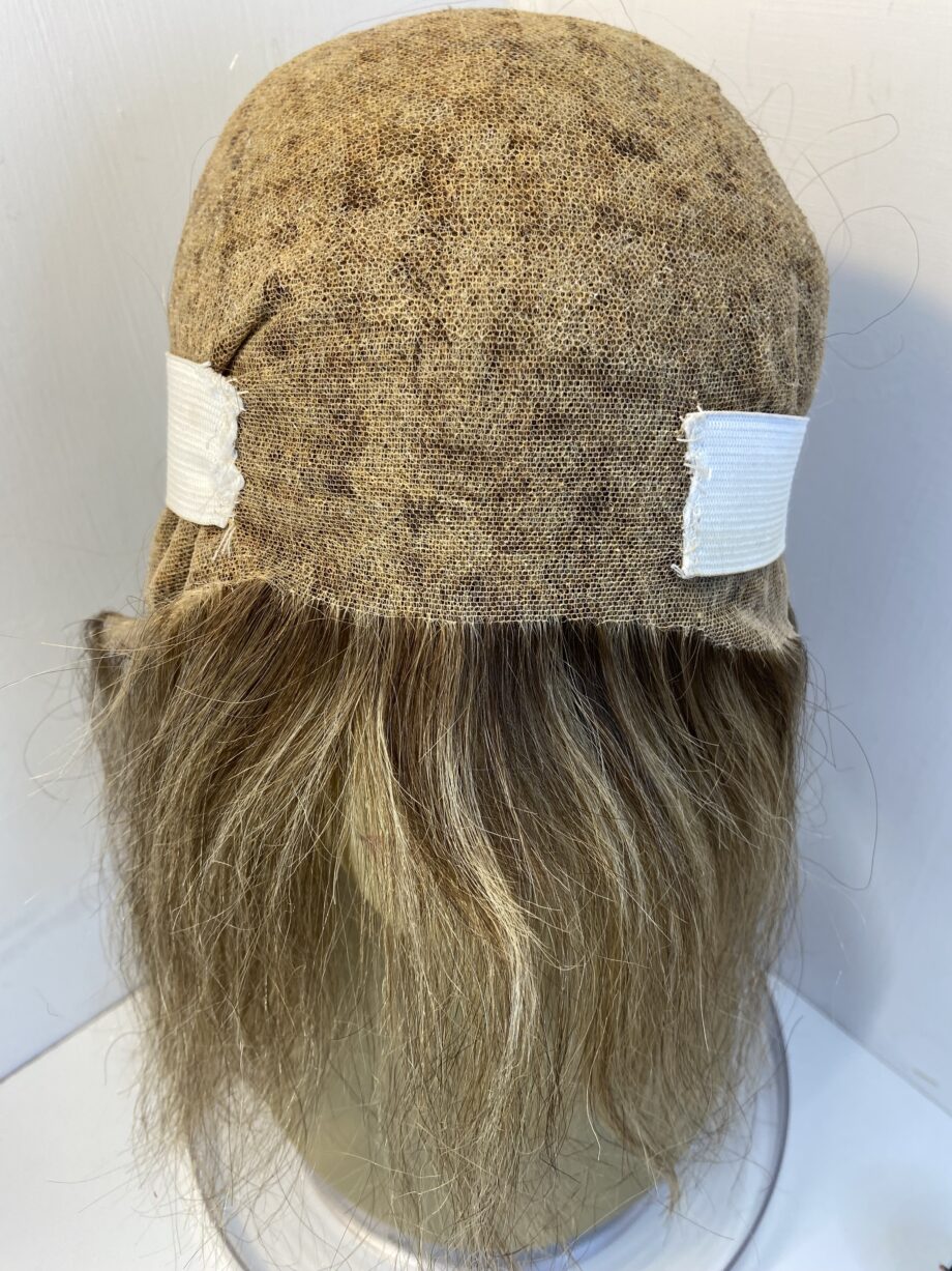 Long brown wig. Brls322