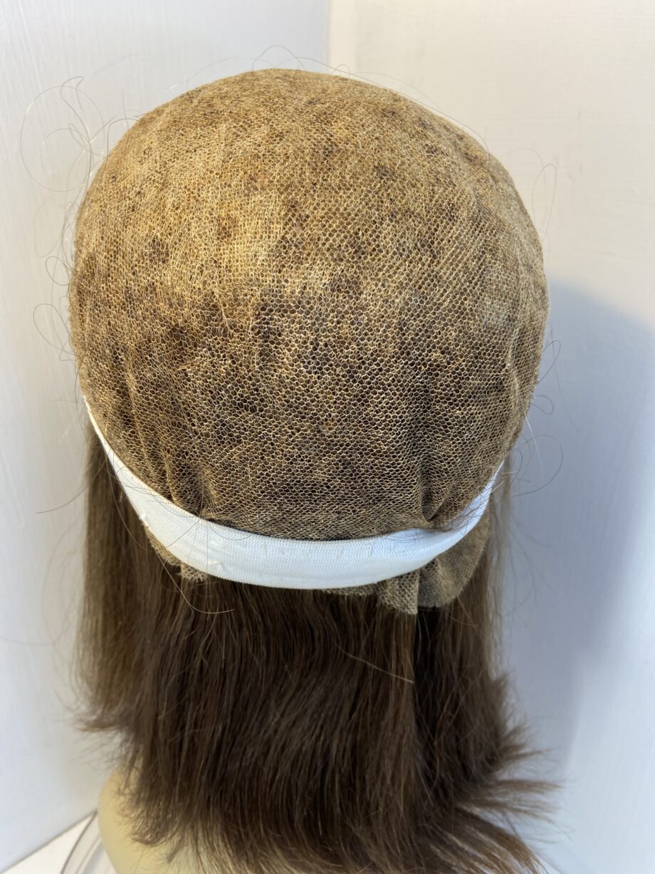 Long brown wig. Brls322