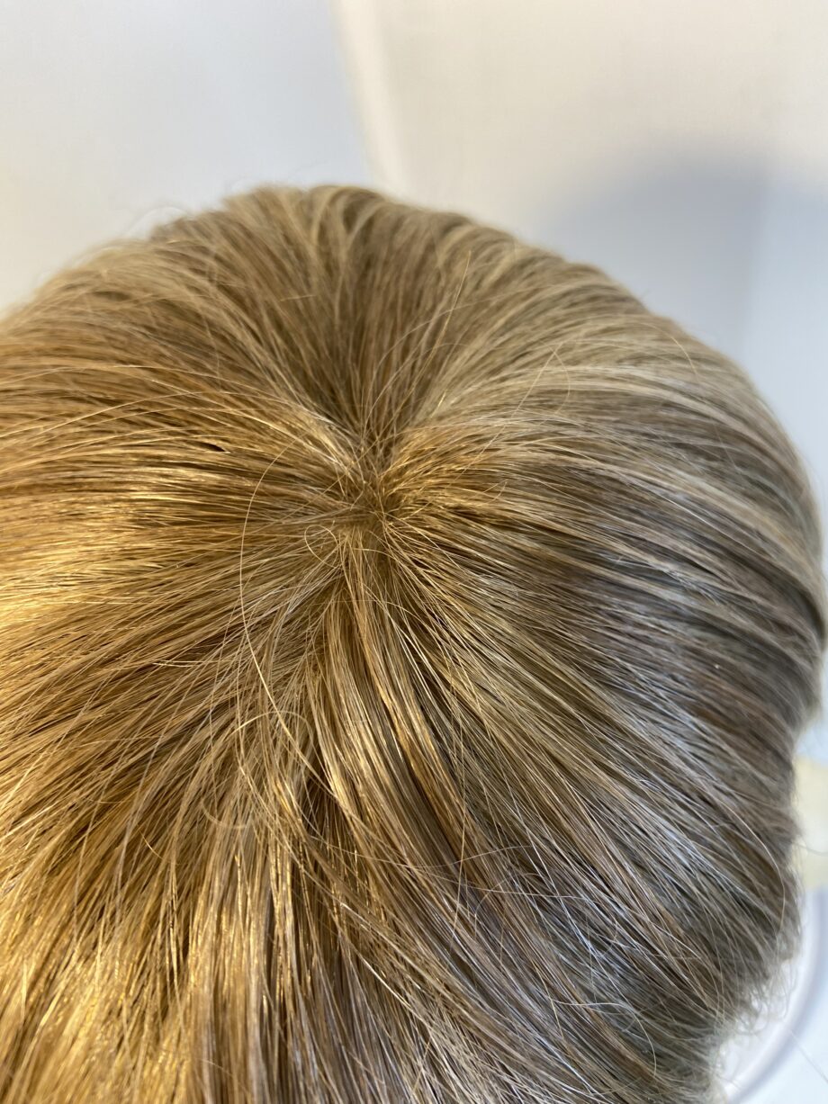Blonde designer wig. Blss323