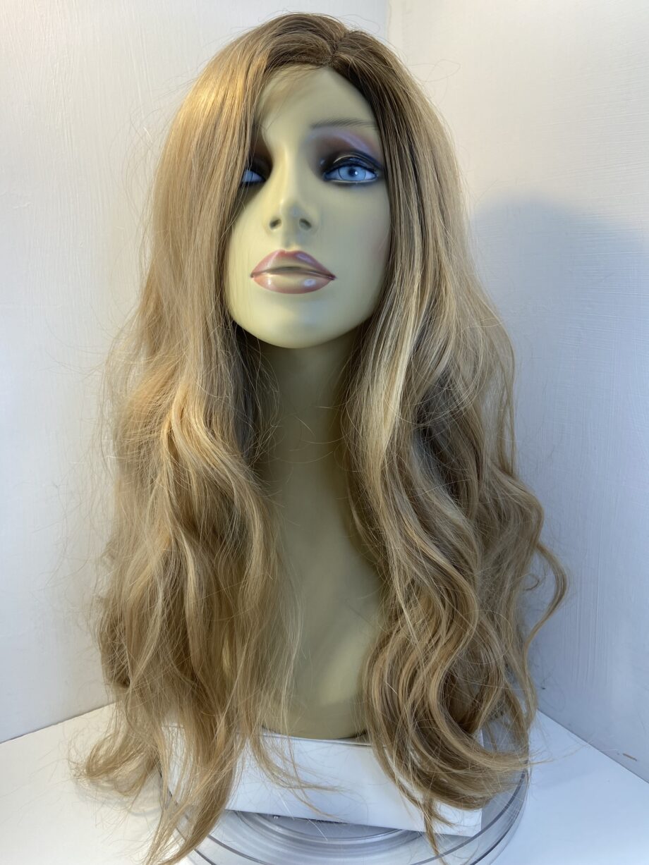 Extra long blonde new wig. Bllw328