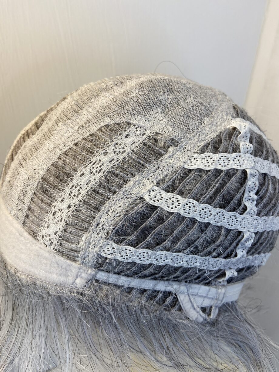 Grey dimples wig. Gss331