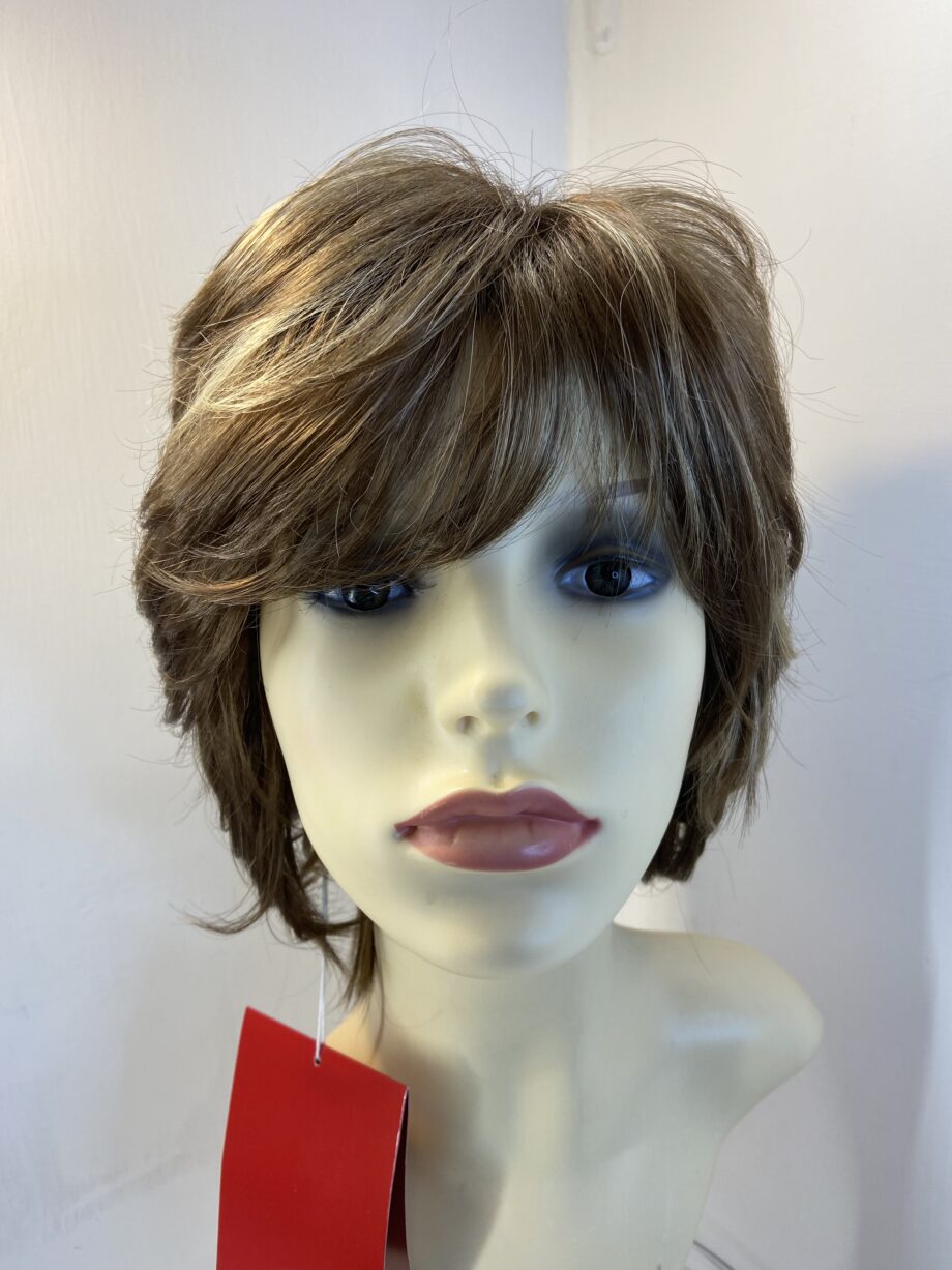 New brown mid length wig. Brmw594