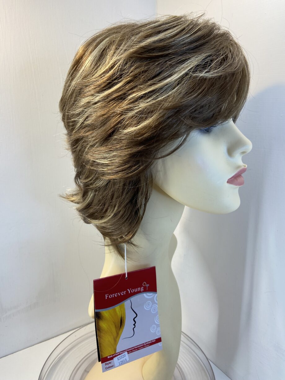 New brown mid length wig. Brmw594