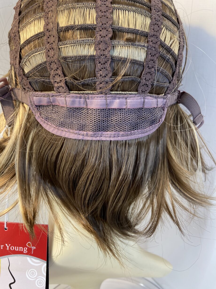 New brown mid length wig. Brmw594