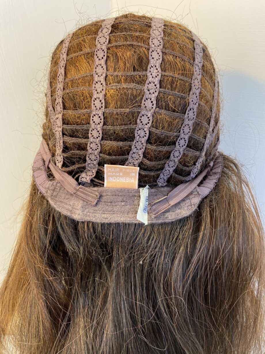 Extra long brown wig. Blls598