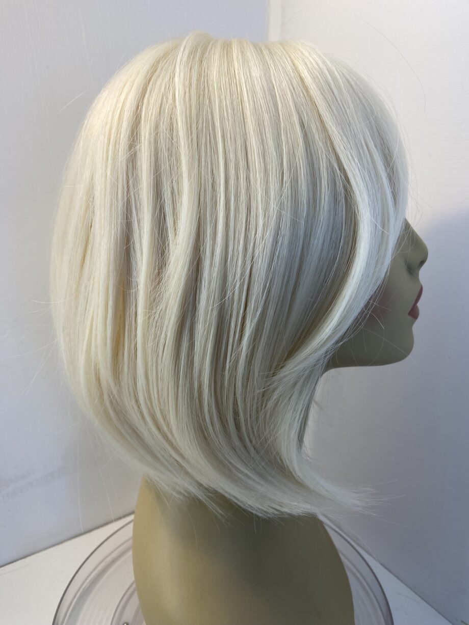 New light blonde wig. Blms501