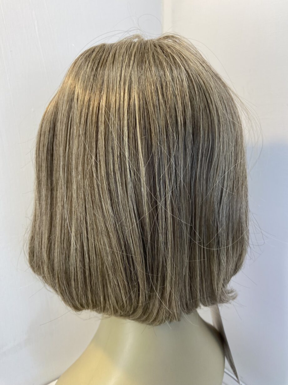 New blonde highlighted wig. Blms503