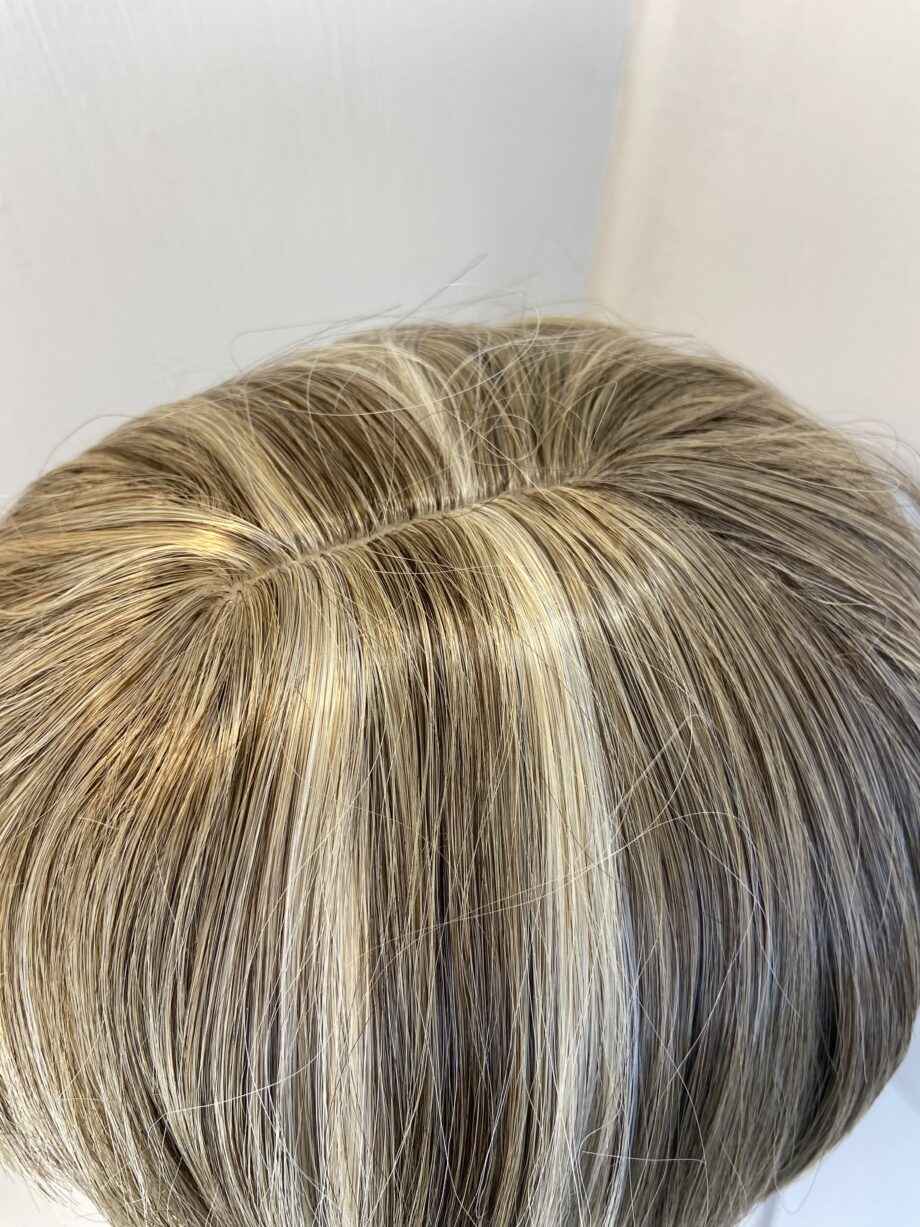 New blonde highlighted wig. Blms503